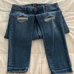 Just Black Distressed Skinny Jean Size 27P